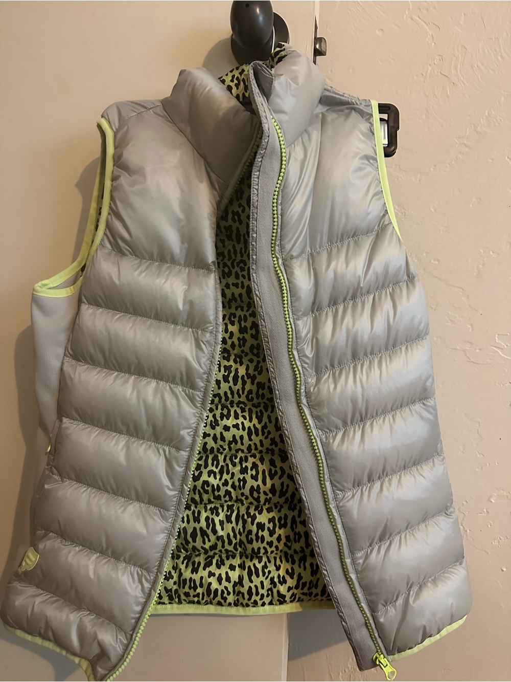 Fabletics Silver Puffer Vest with Neon Yellow Leopard Lining